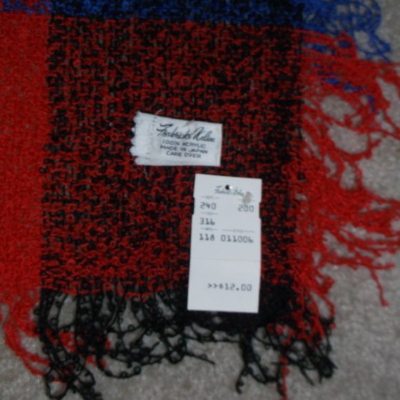 NWT Blue, Red 42" Square Boucle Scarf Gift - Picture 3 of 3
